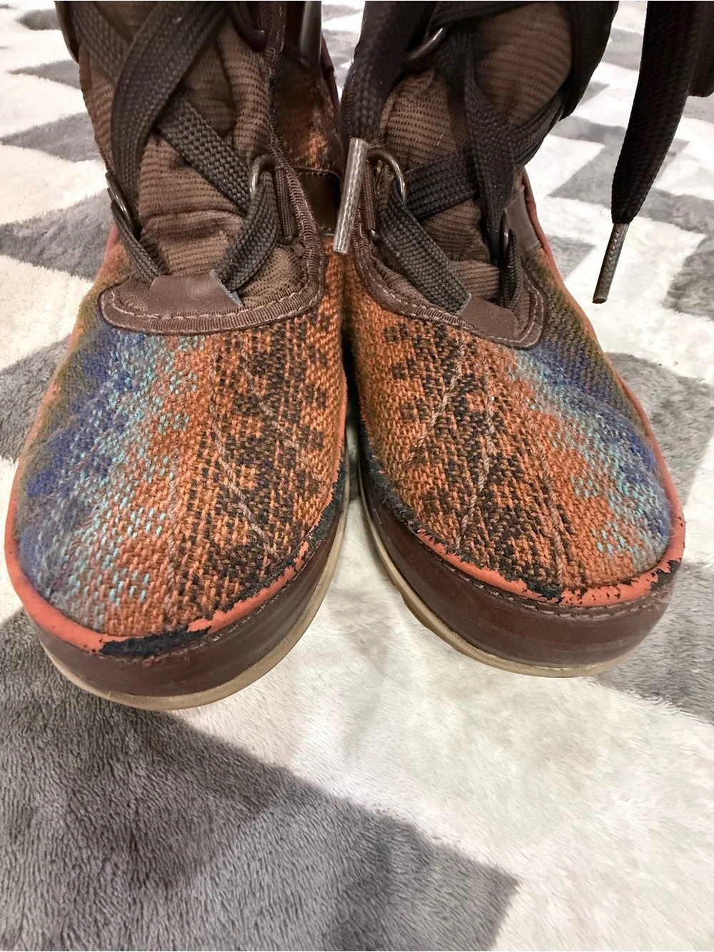 Sorel Women’s Trivoli II  Multicolor Winter Lace-Up Boots Sixe 9